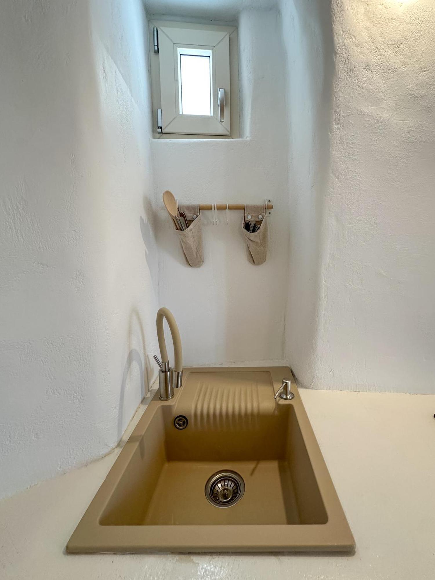 Lythi Kythnos Apartment Bagian luar foto