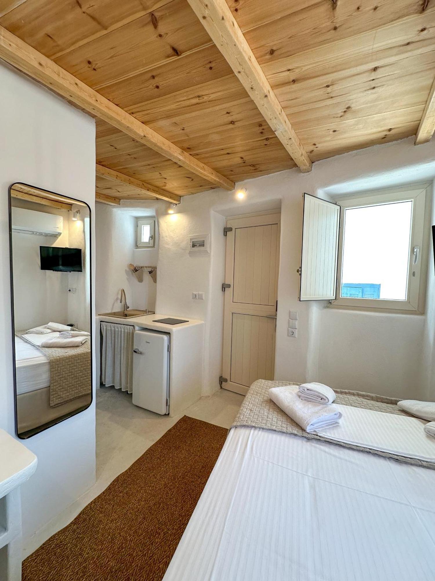 Lythi Kythnos Apartment Bagian luar foto