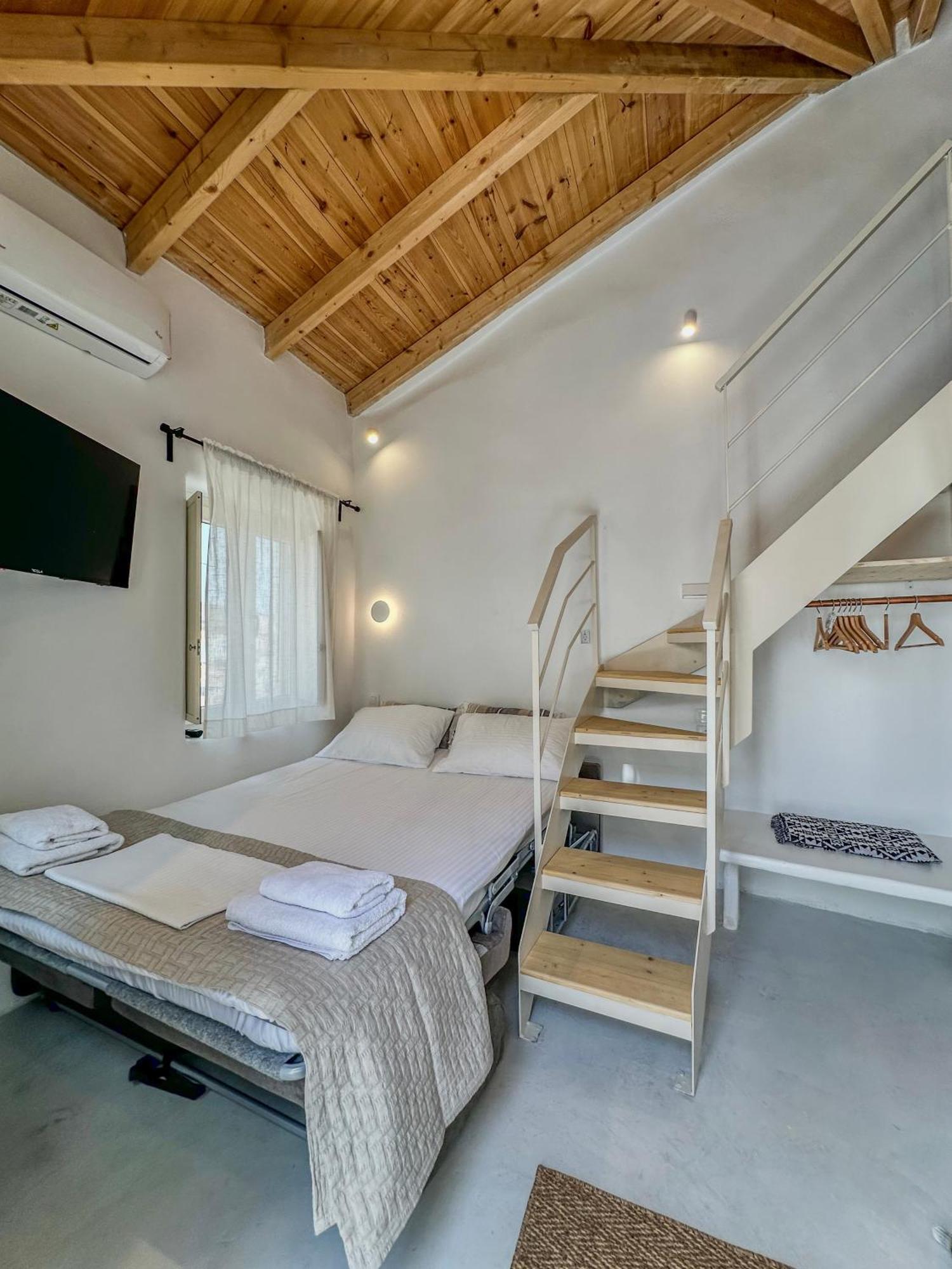 Lythi Kythnos Apartment Bagian luar foto